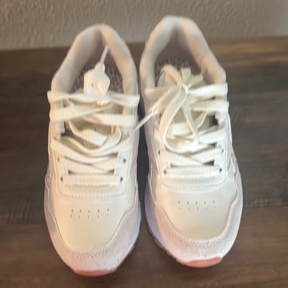 Reebok Cream and Tan Sneakers with Suede and Mesh - Picture 2 of 5